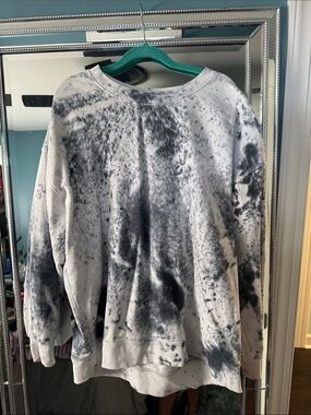 Lululemon Tie-Dye Navy/charcoal gray ish and White Pullover Sweatshirt